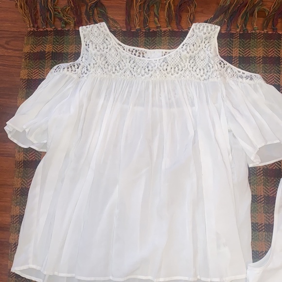 Two Tops - Picture 2 of 5